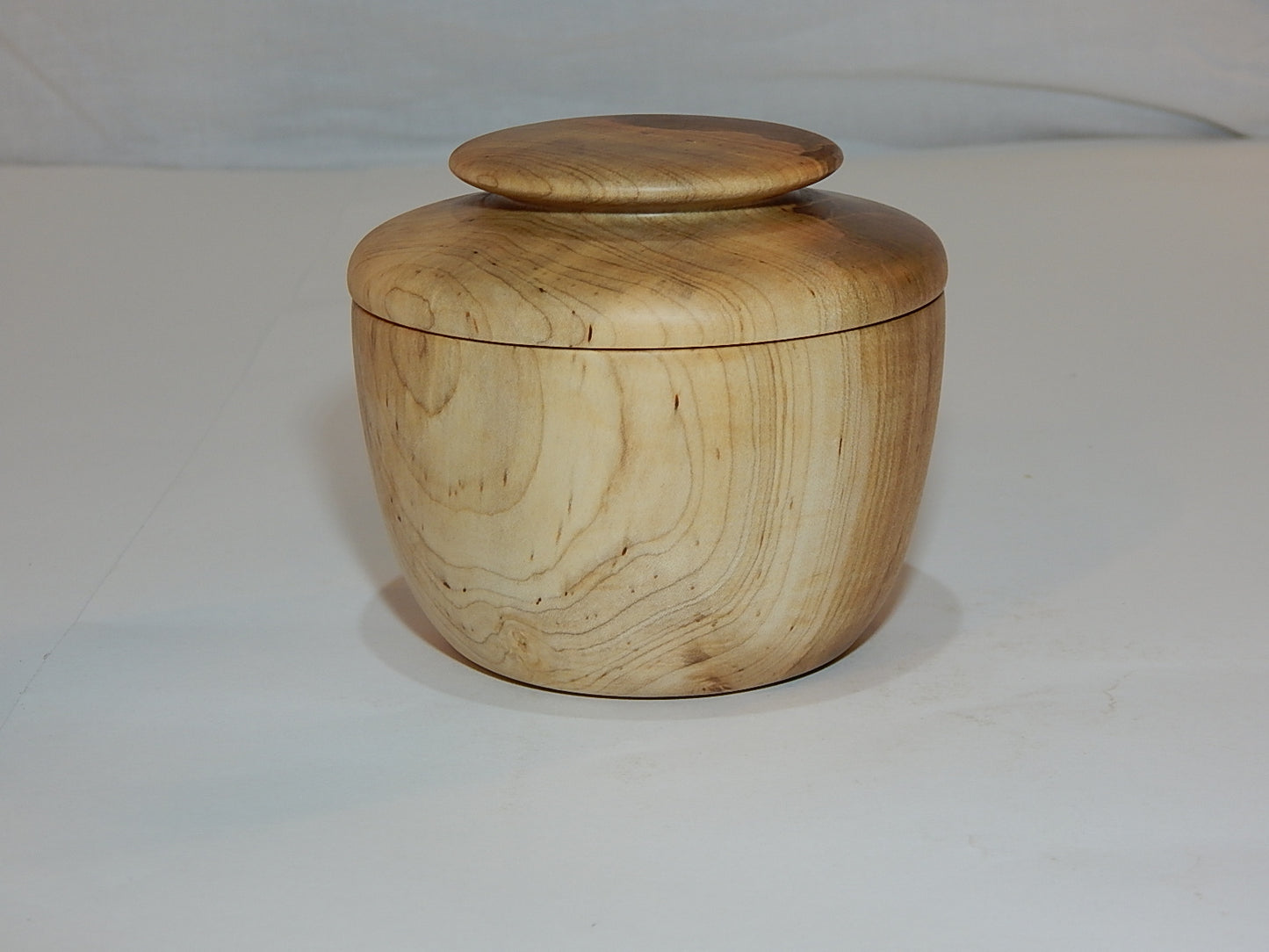 Maple Bowl with Lid, Handmade Lathe Turned Box, Artisan Crafted