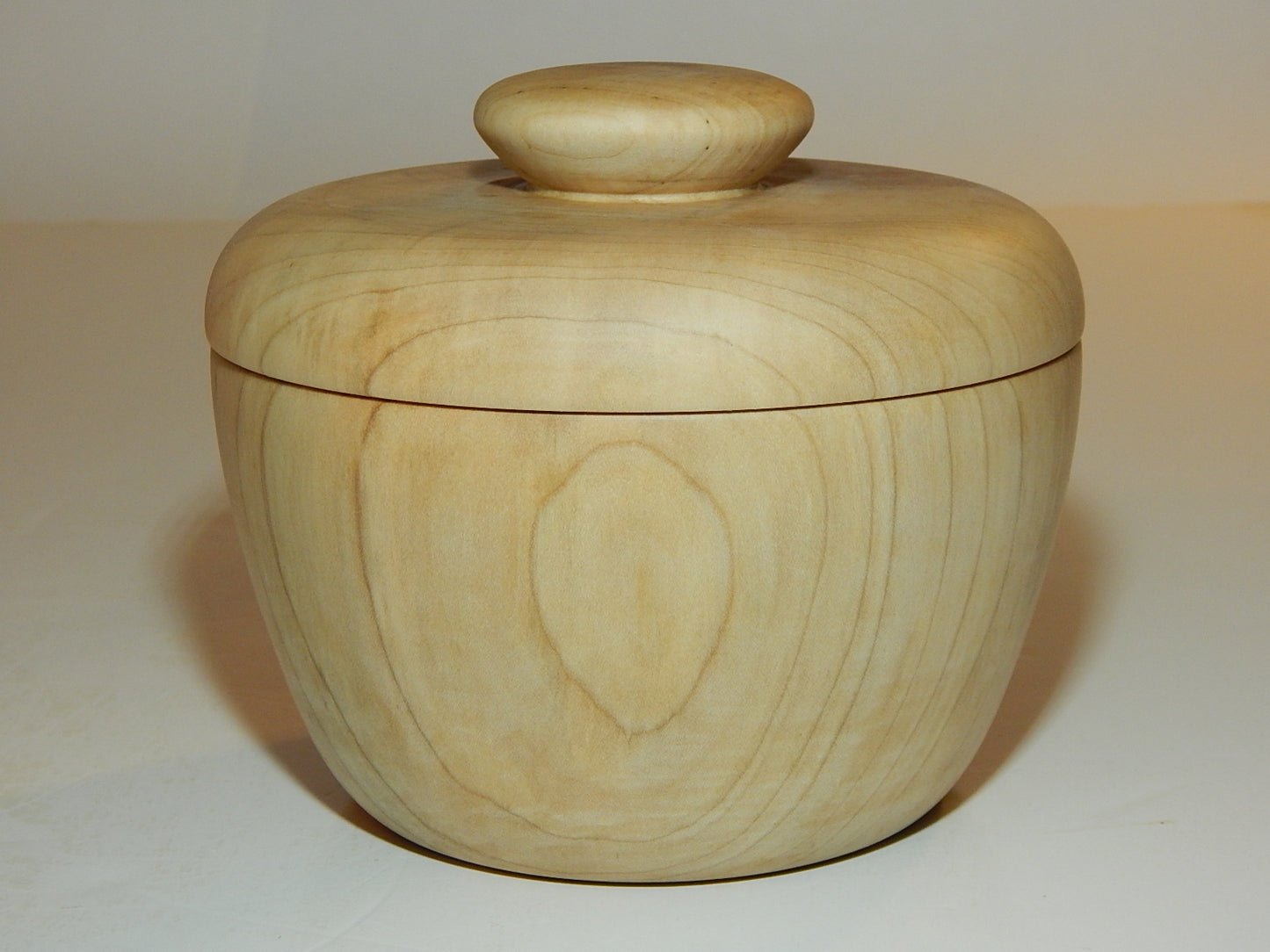 Maple Bowl with Lid, Handmade Lathe Turned Box, Artisan Crafted