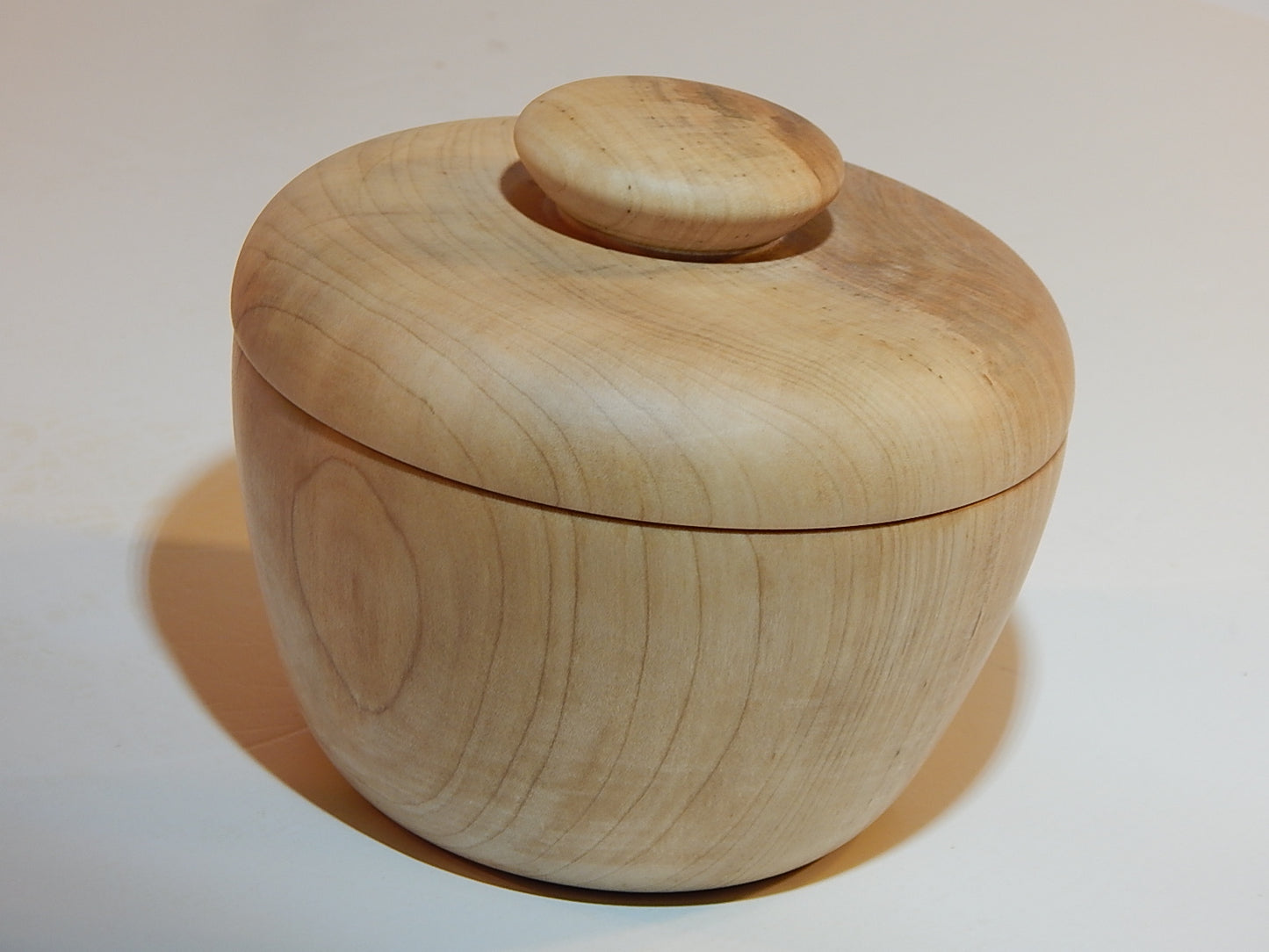 Maple Bowl with Lid, Handmade Lathe Turned Box, Artisan Crafted